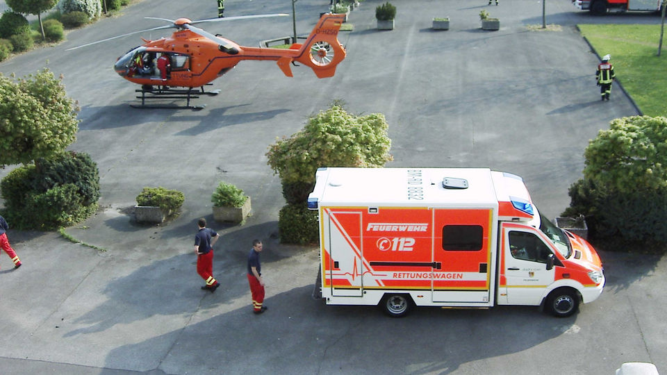 ambulance (vehicle)
